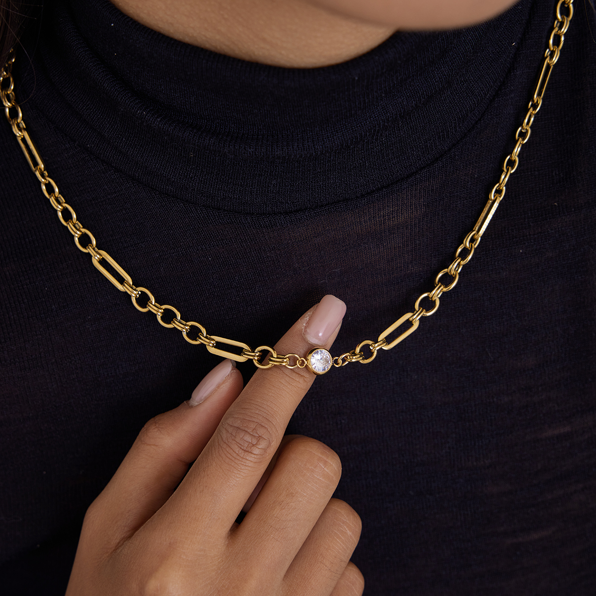 Detail středového krystalku – ELENYS Unity Chain